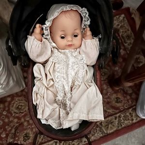Rare Vintage Victorian wicker baby doll carriage.